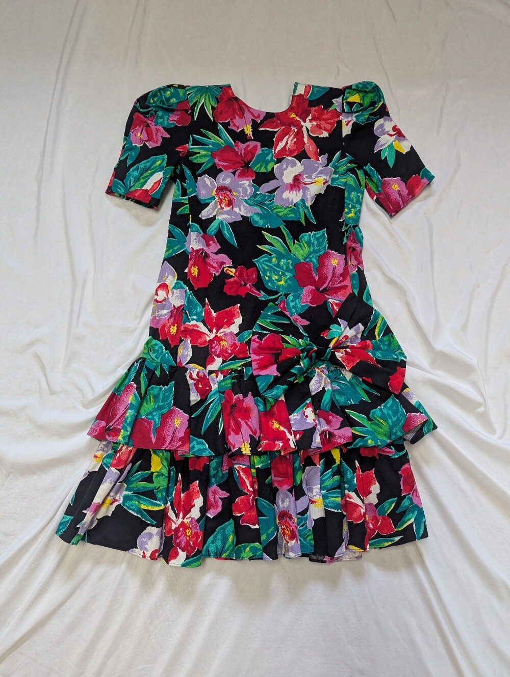 80's Vtg. Country Romance Tropical Ruffle Tiered Party Dress‎ Bow Puff Sleeves